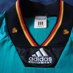 1992-94 Away, neck/collar