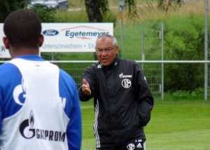 What would become a familiar training ground scene at Schalke. Magath berates Jefferson Farfán